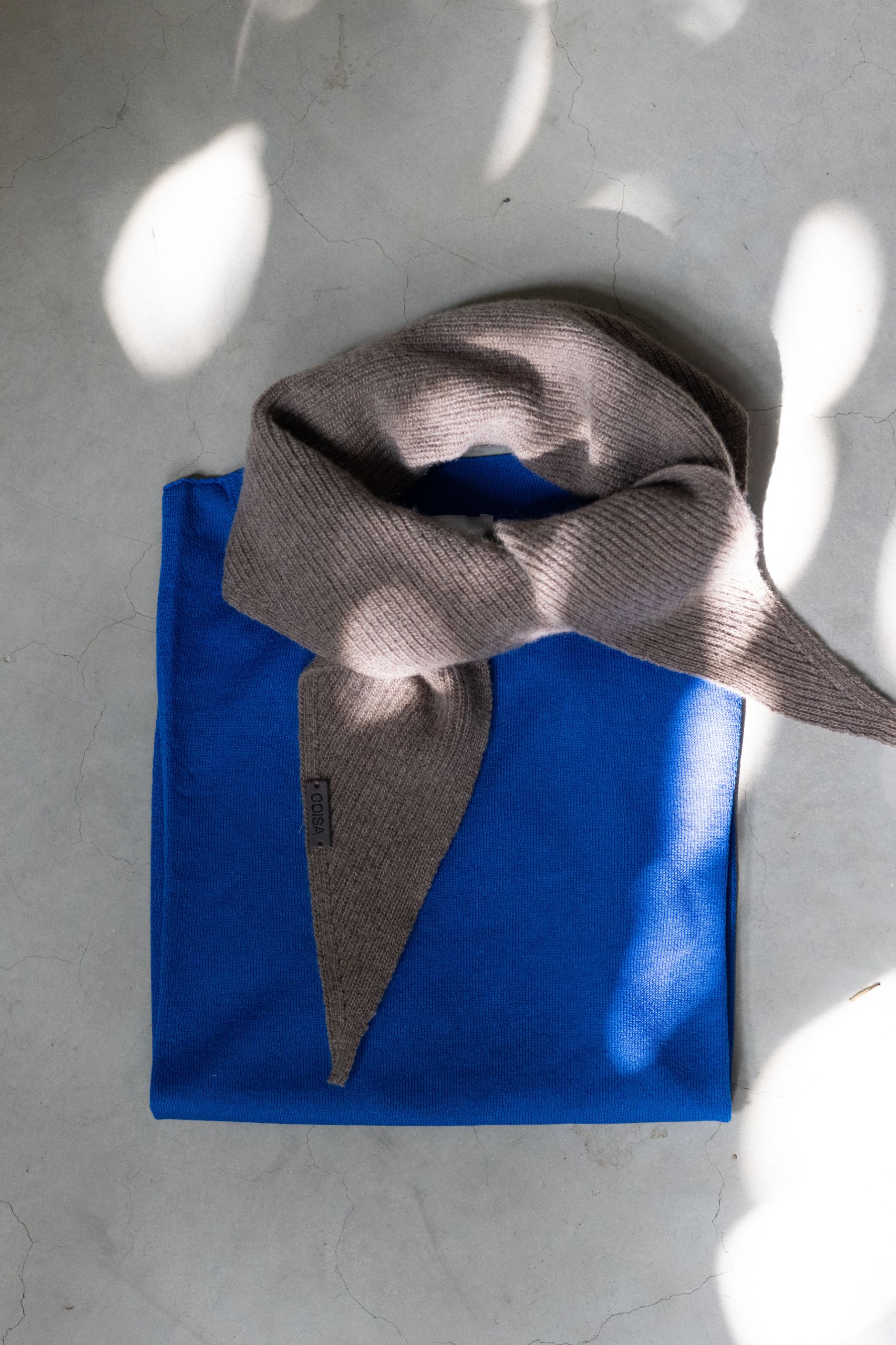 TRIANGLE SCARF MINI TAUPE