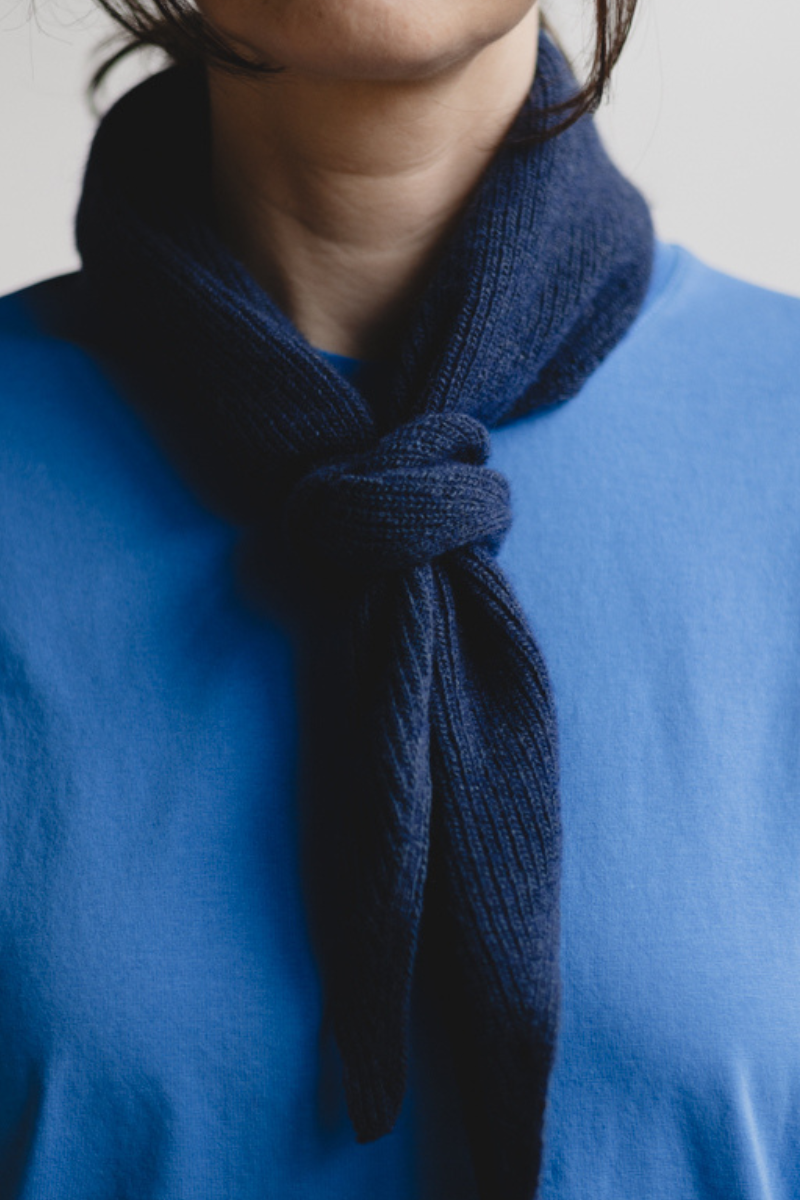 TRIANGLE SCARF MINI BLUE 