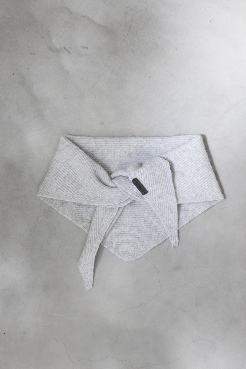 TRIANGLE SCARF MINI GREY